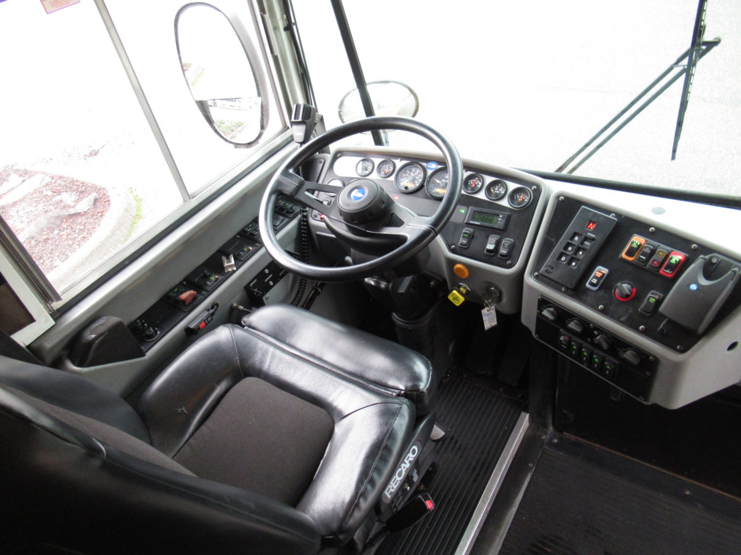 2003 Blue Bird All American 75 Passenger School Bus - B12399 - Image 5