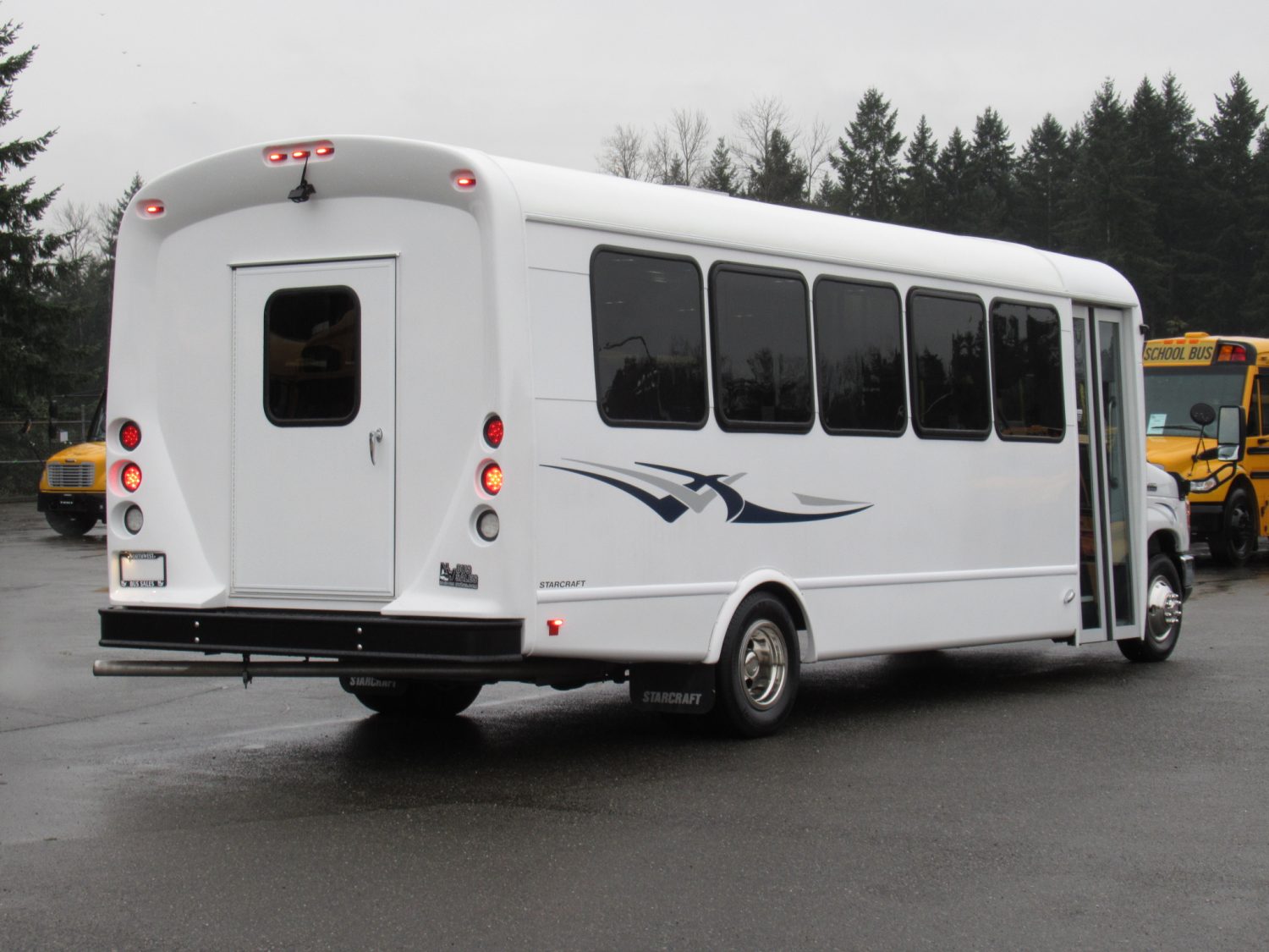 2016 Ford Starcraft MVP 28 Passenger Shuttle Bus - S24316 - Image 3
