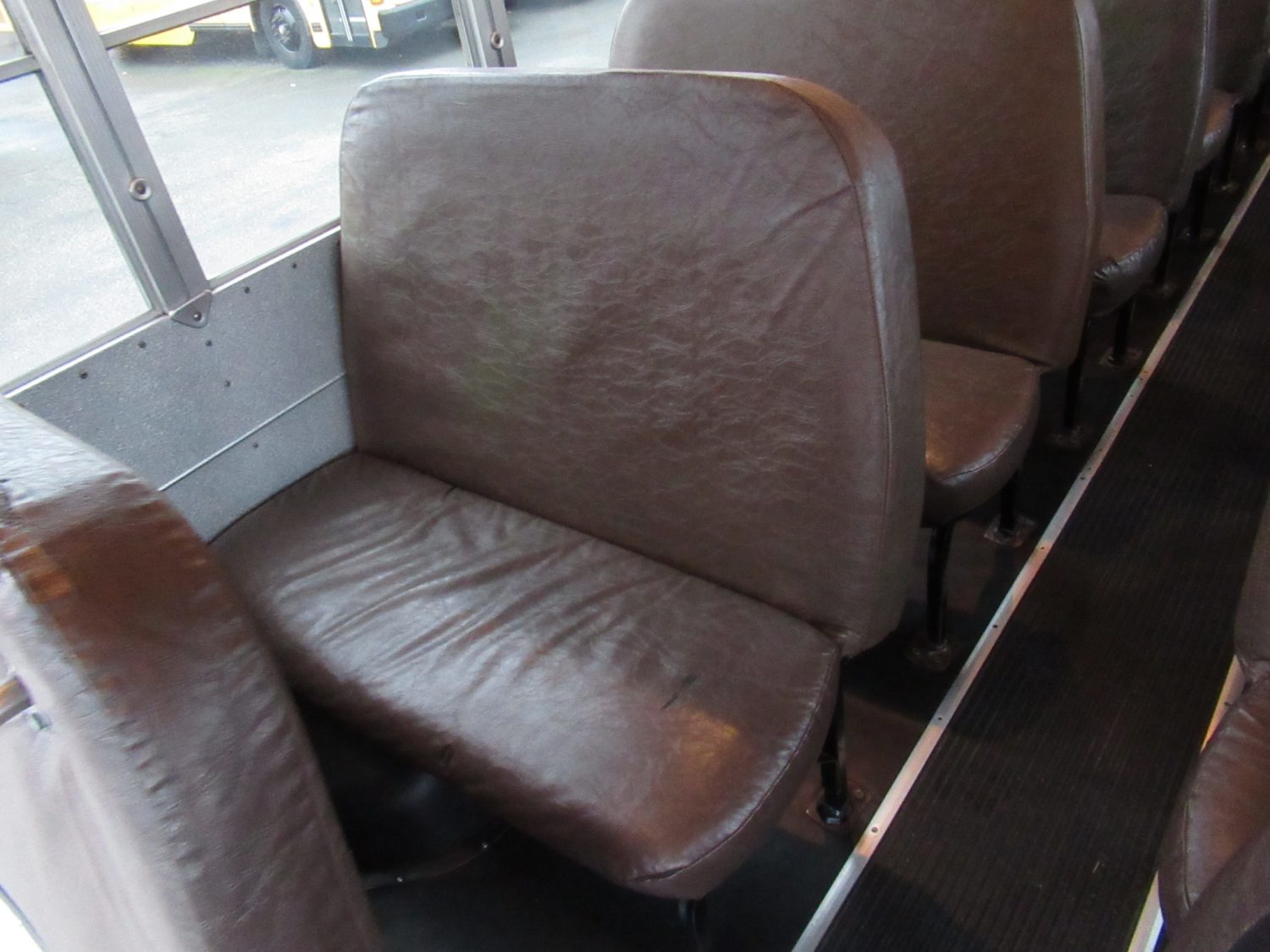 2004 Blue Bird All American 75 Passenger School Bus - B18598 - Image 10