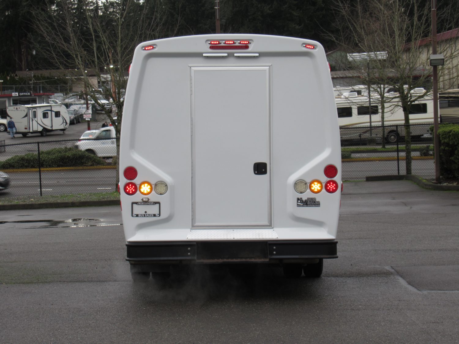 2014 Ford Ameritrans 23 Passenger + Rear Luggage Shuttle Bus - S00096 - Image 11