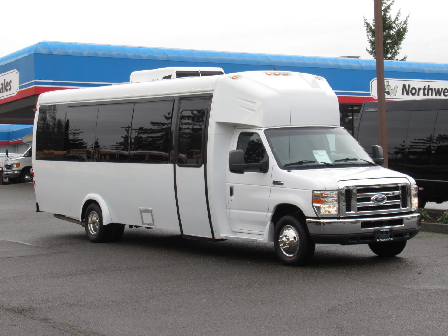 2014 Ford Ameritrans 23 Passenger + Rear Luggage Shuttle Bus - S00096