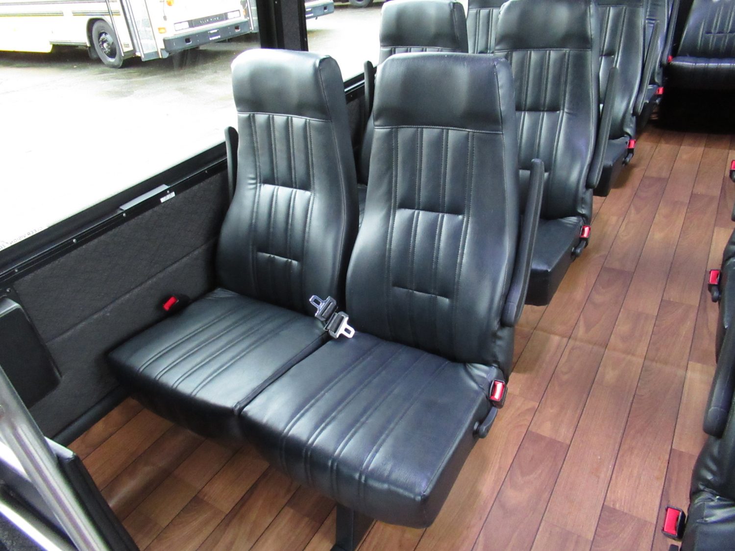 2014 Ford Ameritrans 23 Passenger + Rear Luggage Shuttle Bus - S00096 - Image 9