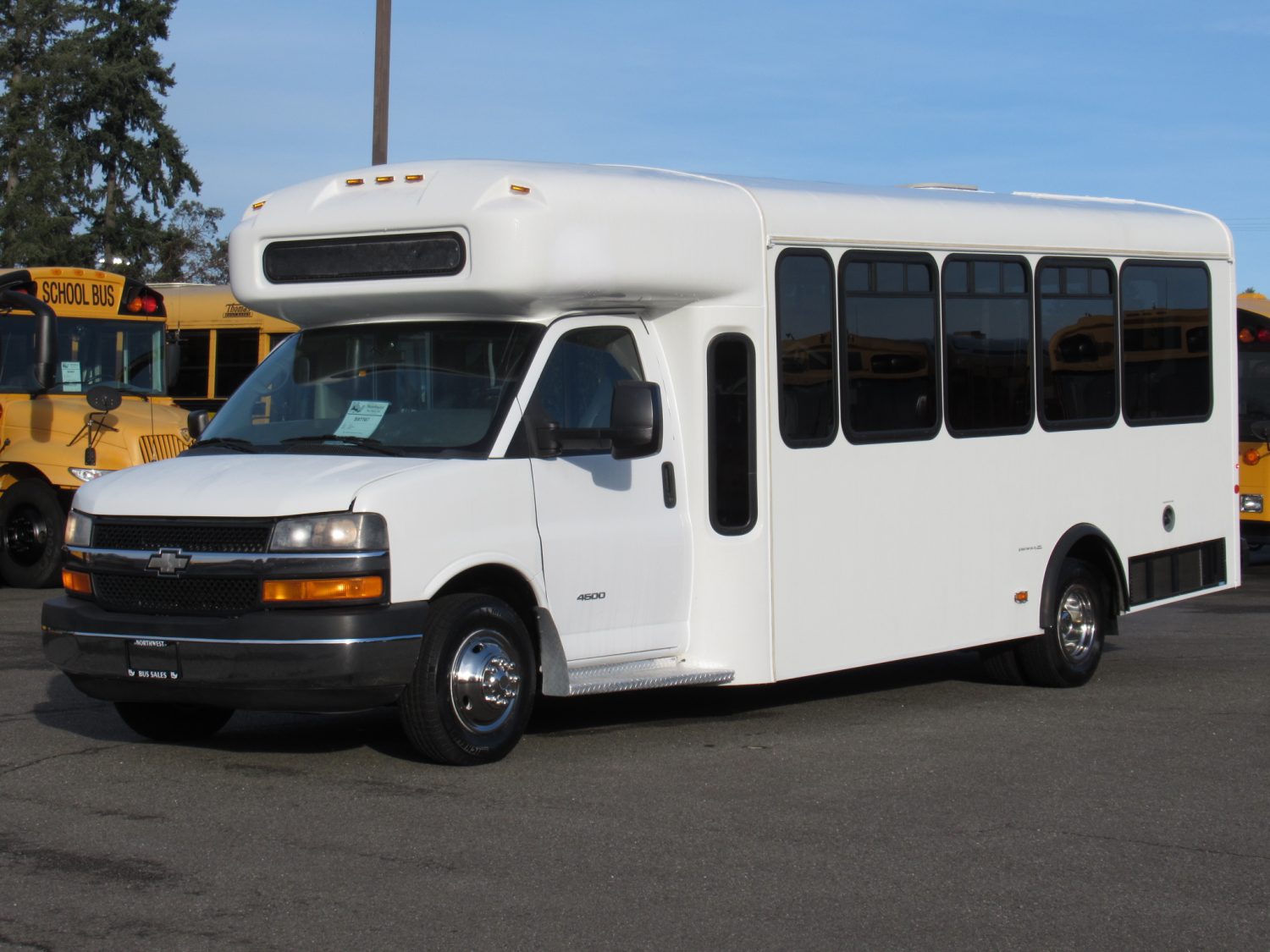 2012 Chevrolet Arboc Spirit of Mobility 17+2 ADA Shuttle Bus - S97707 - Image 2