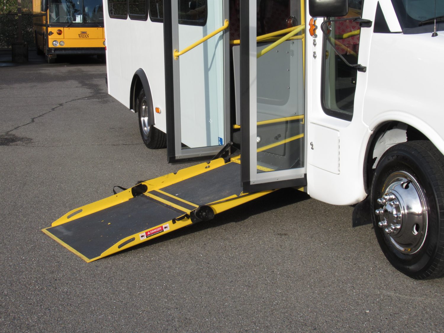 2012 Chevrolet Arboc Spirit of Mobility 17+2 ADA Shuttle Bus - S97707 - Image 10