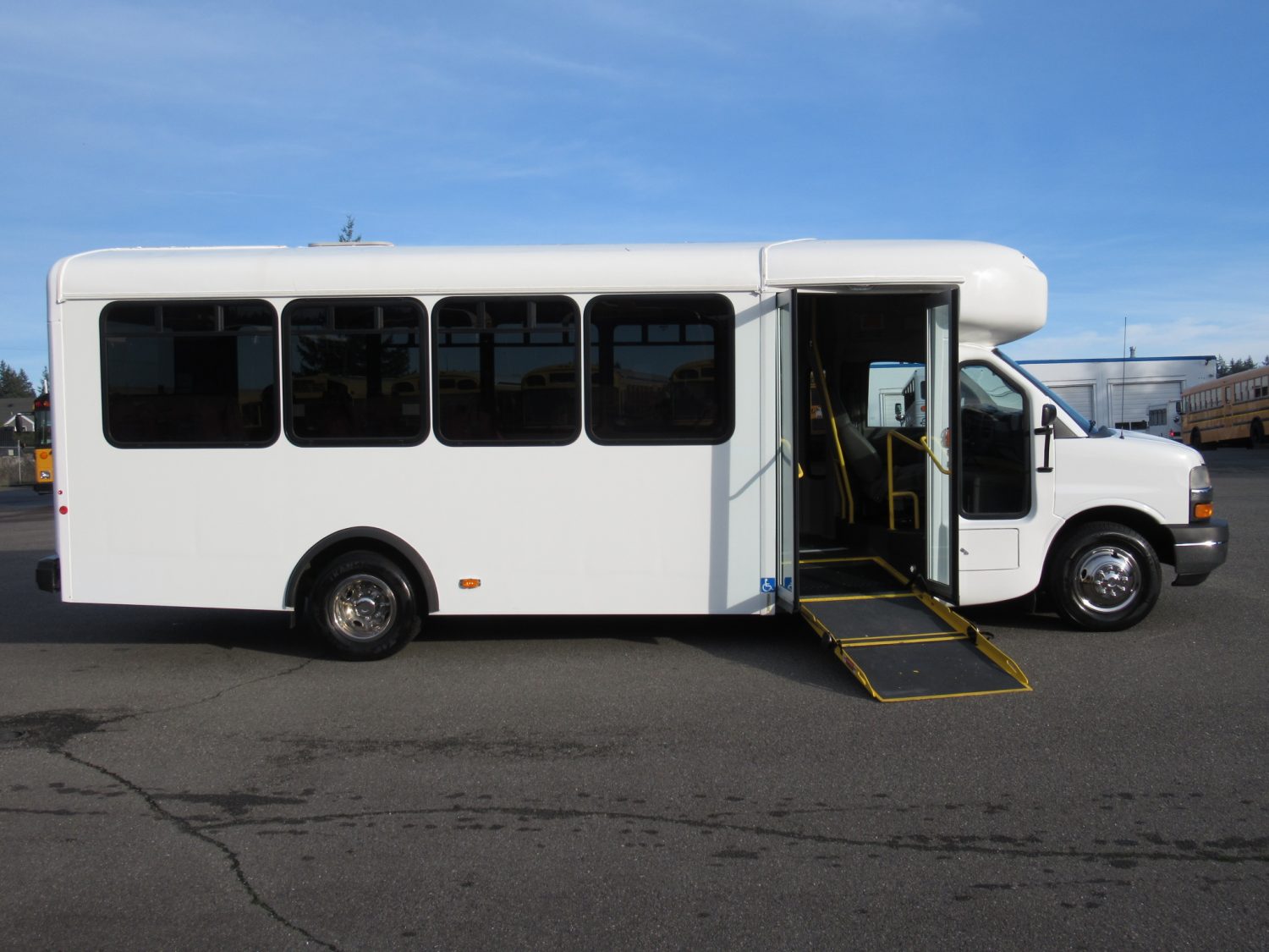 2012 Chevrolet Arboc Spirit of Mobility 17+2 ADA Shuttle Bus - S97707 - Image 11