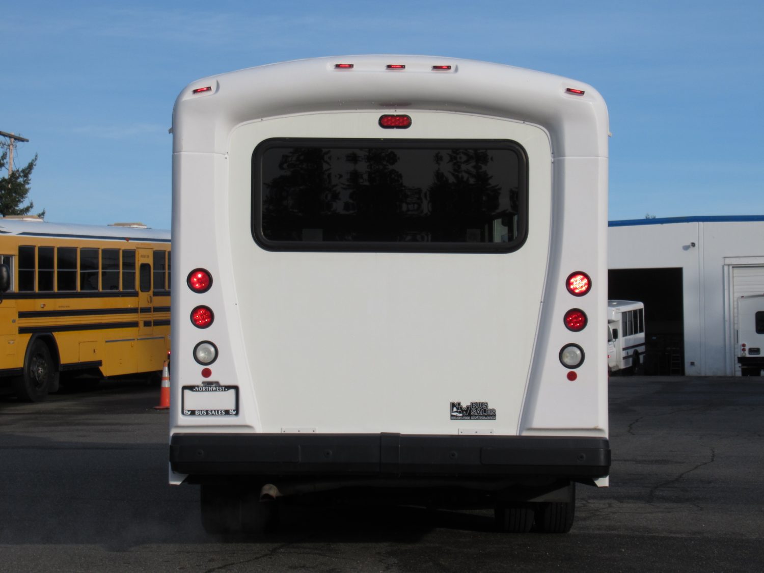 2012 Chevrolet Arboc Spirit of Mobility 17+2 ADA Shuttle Bus - S97707 - Image 12
