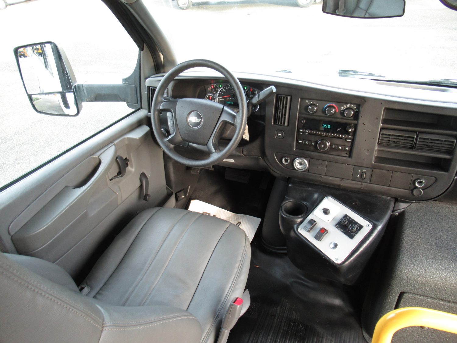 2012 Chevrolet Arboc Spirit of Mobility 17+2 ADA Shuttle Bus - S97707 - Image 5