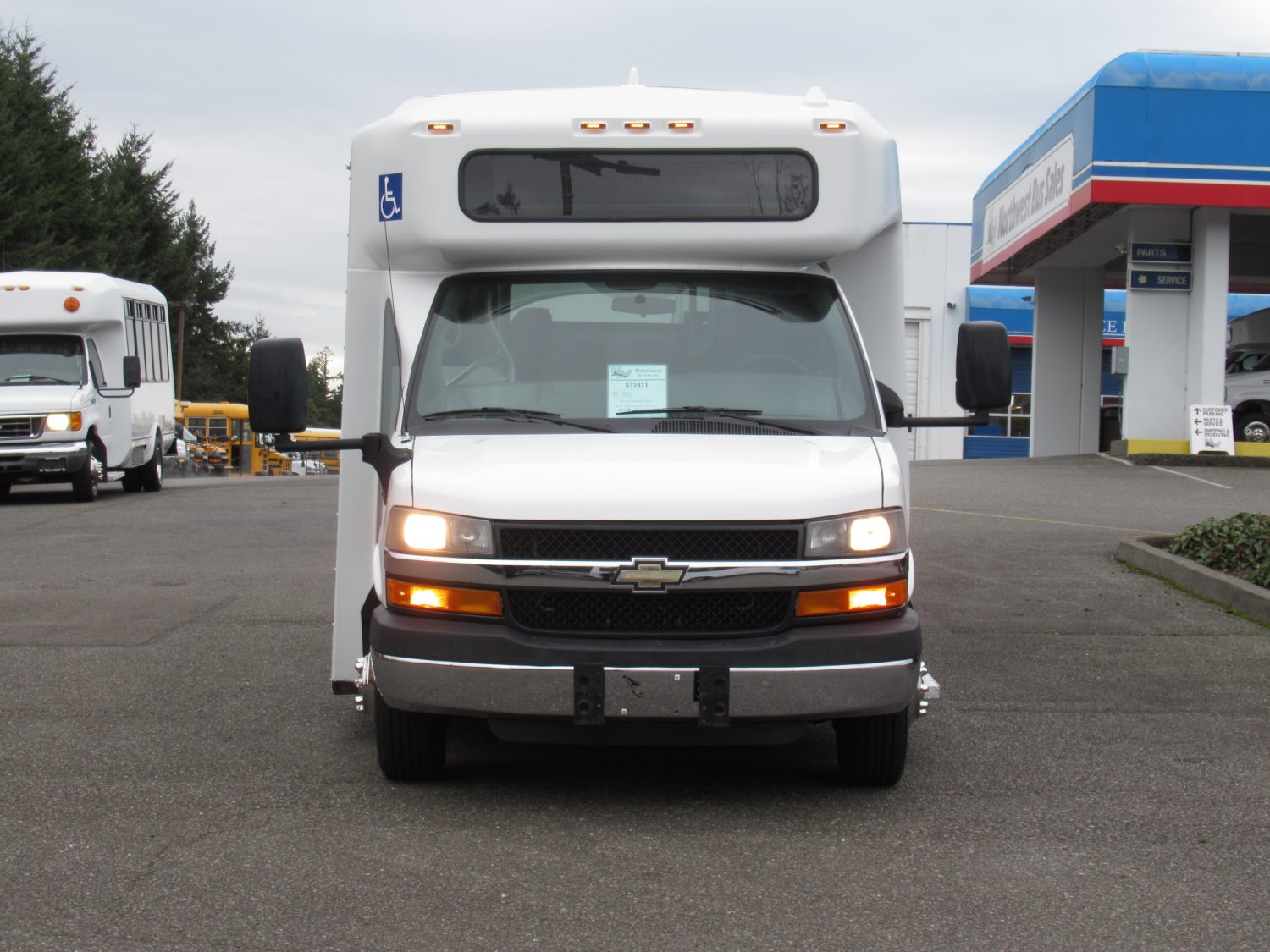 2014 Chevrolet Eldorado 12 Passenger + 2 Wheelchair Shuttle Bus - S72471 - Image 12