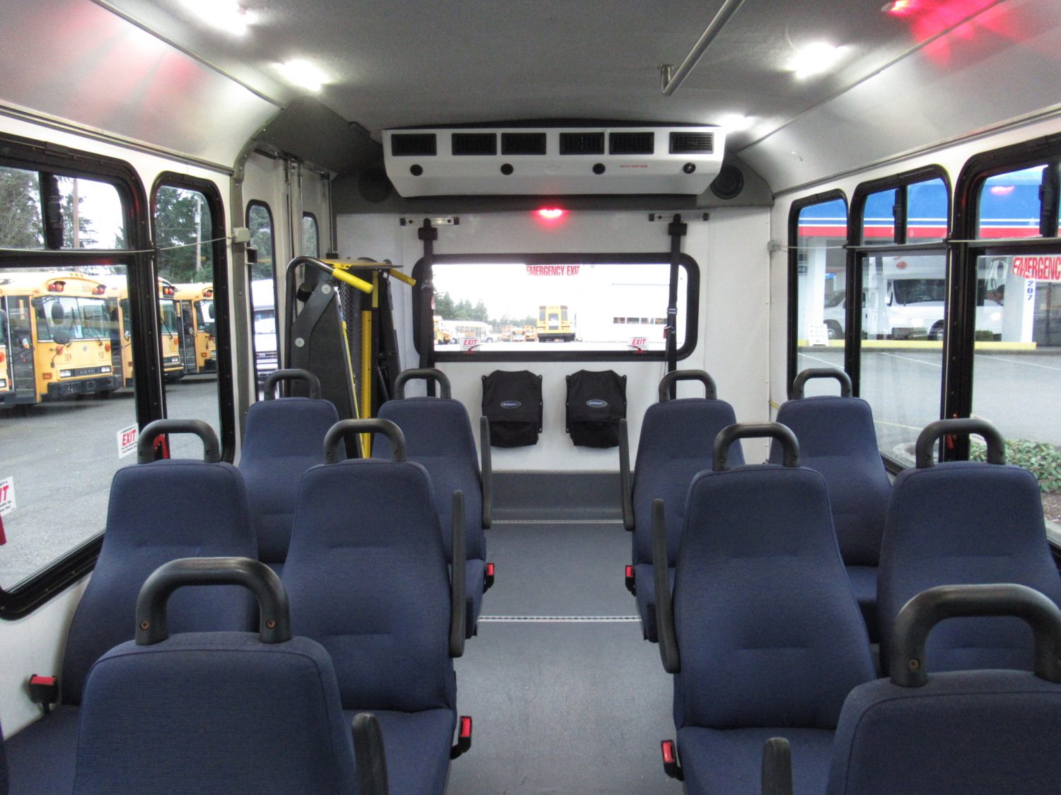 2014 Chevrolet Eldorado 12 Passenger + 2 Wheelchair Shuttle Bus - S72471 - Image 6