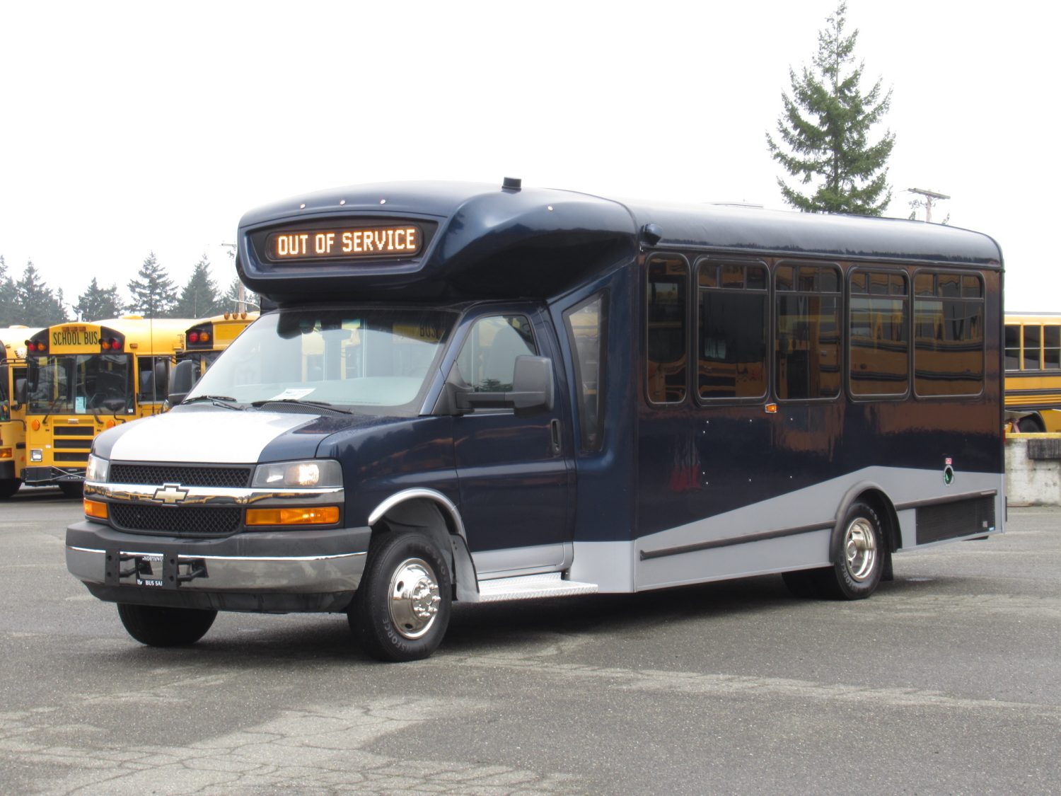 2015 Chevrolet Arboc Spirit of Mobility 19 Passenger ADA Shuttle Bus - S21698 - Image 2