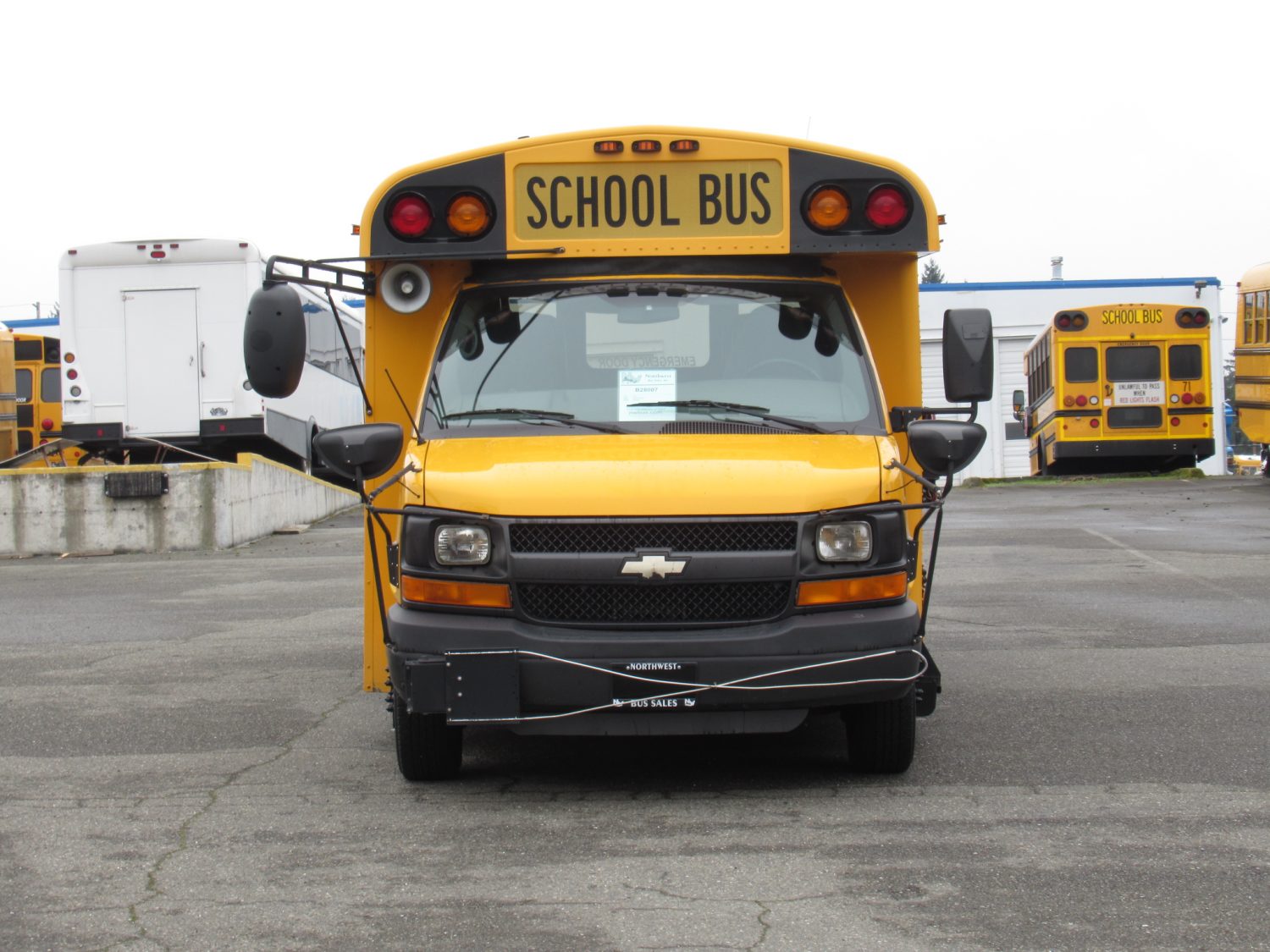2010 Chevrolet Thomas 12 Passenger + 1 ADA School Bus - B28007 - Image 12