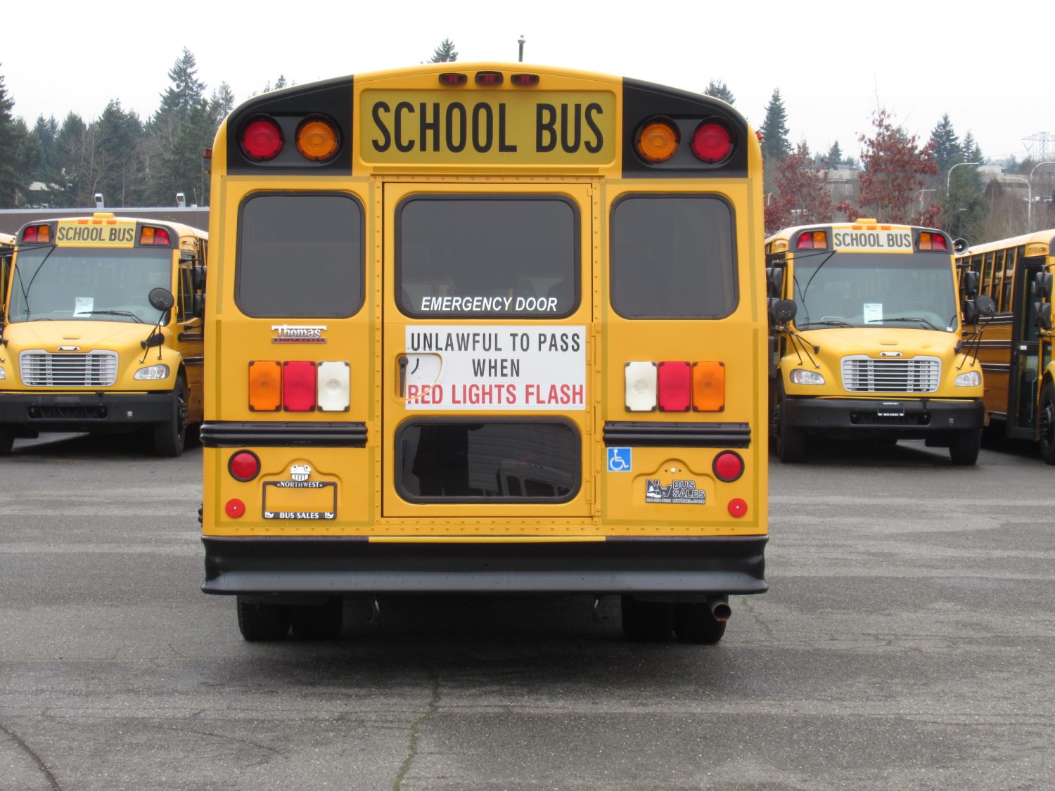 2010 Chevrolet Thomas 12 Passenger + 1 ADA School Bus - B28007 - Image 11