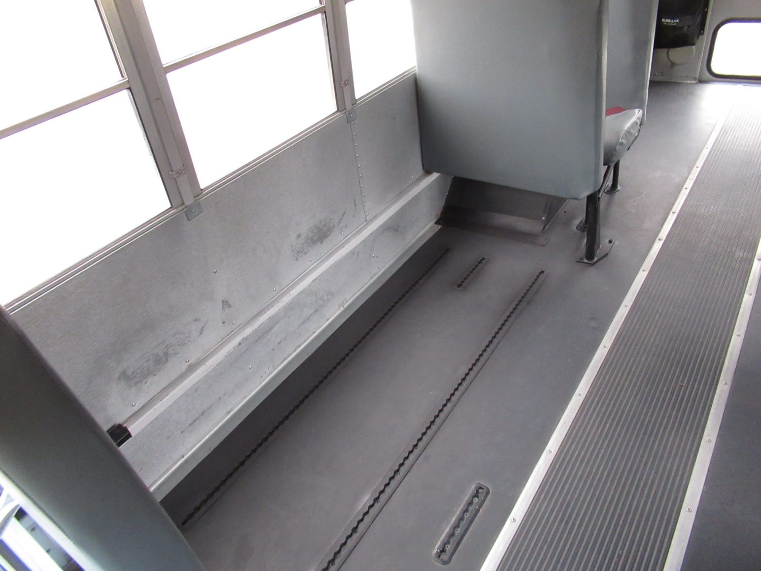 2010 Chevrolet Thomas 12 Passenger + 1 ADA School Bus - B28007 - Image 8