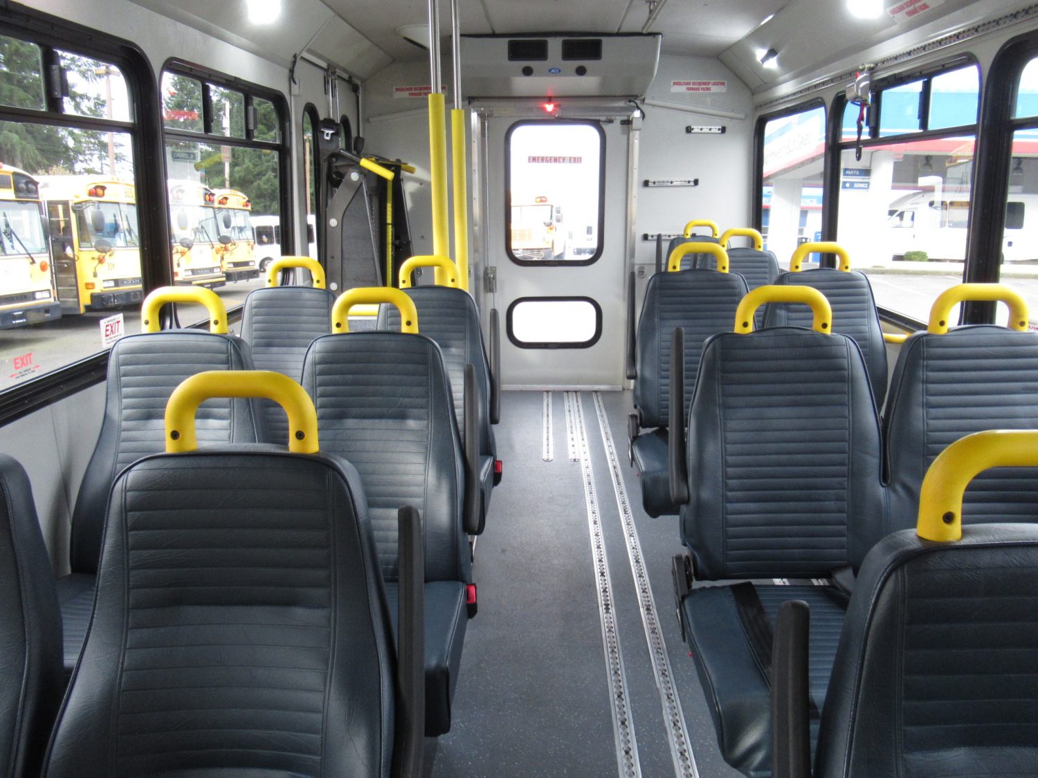 2015 Chevrolet Glaval Titan II 14 Passenger Shuttle Bus - S32484 - Image 6