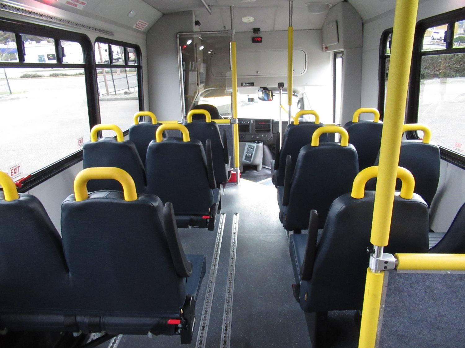 2015 Chevrolet Glaval Titan II 14 Passenger Shuttle Bus - S32484 - Image 10