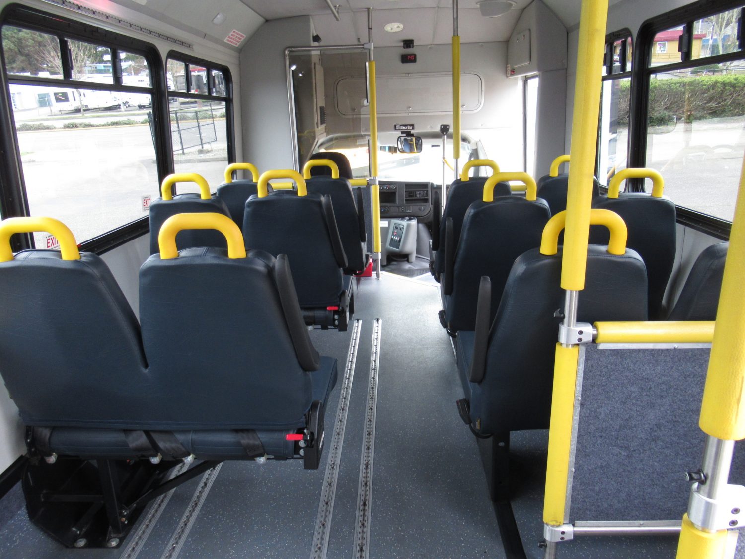 2015 Chevrolet Glaval Titan II 14 Passenger Shuttle Bus - S40545 - Image 10