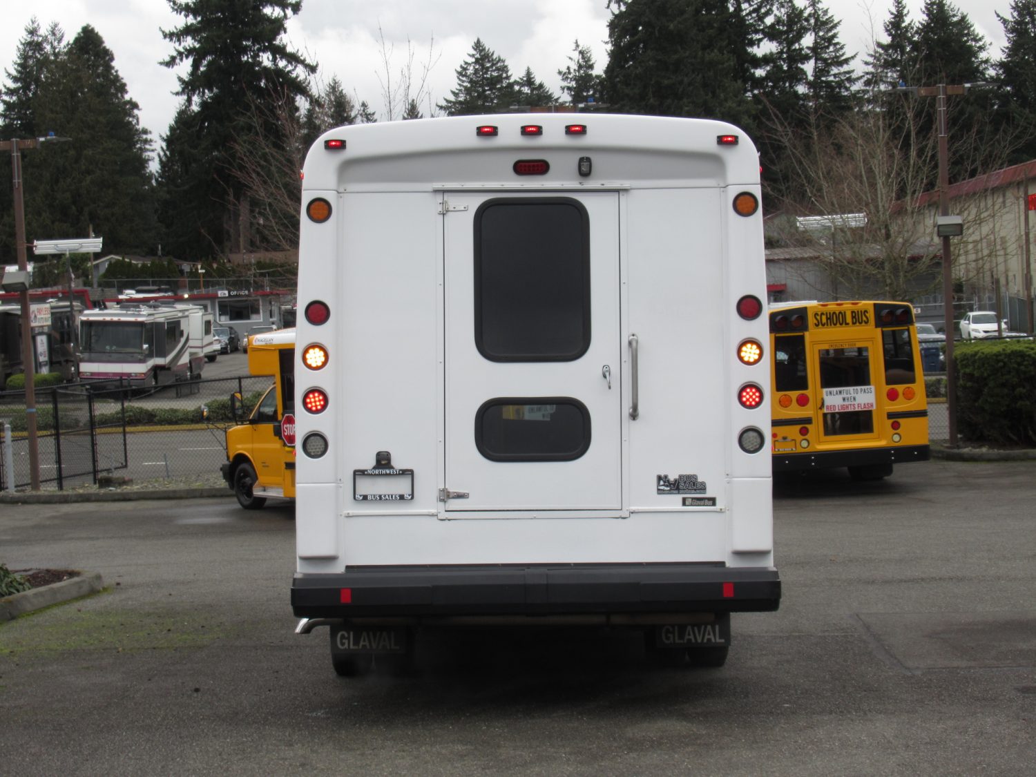 2016 Chevrolet Glaval Titan II 14 Passenger Shuttle Bus - S38275 - Image 11