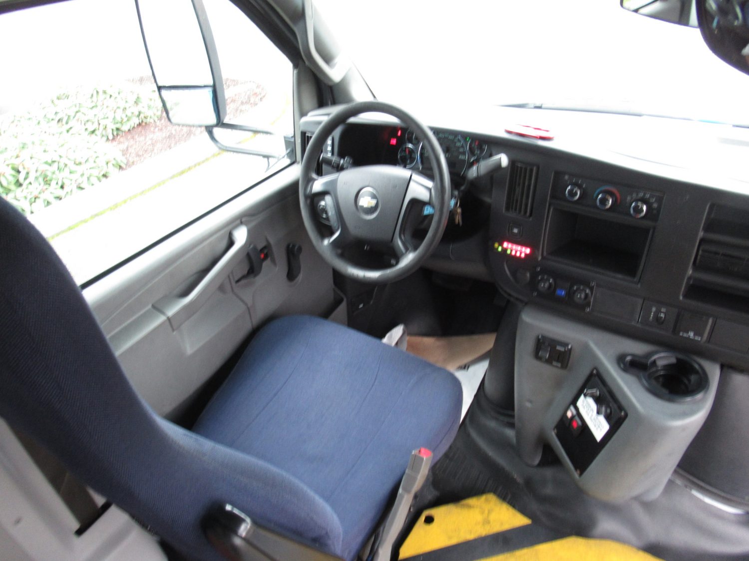 2016 Chevrolet Glaval Titan II 14 Passenger Shuttle Bus - S38275 - Image 5