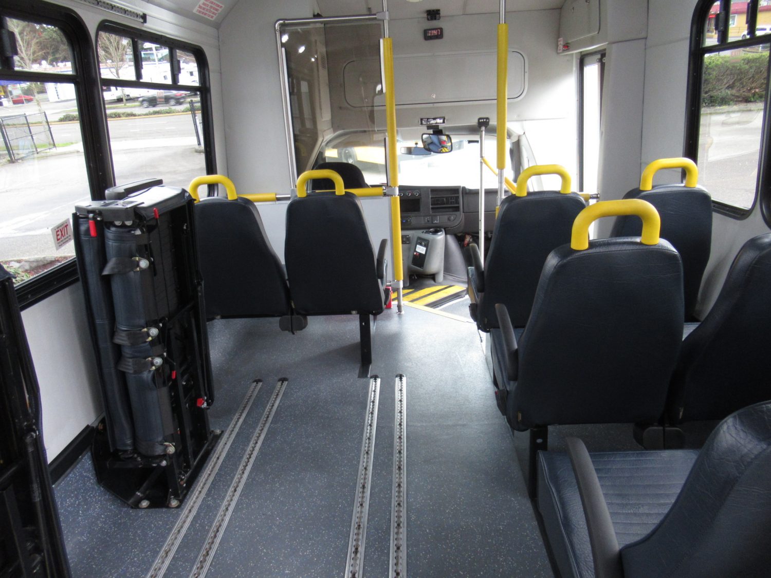 2016 Chevrolet Glaval Titan II 14 Passenger Shuttle Bus - S38275 - Image 10