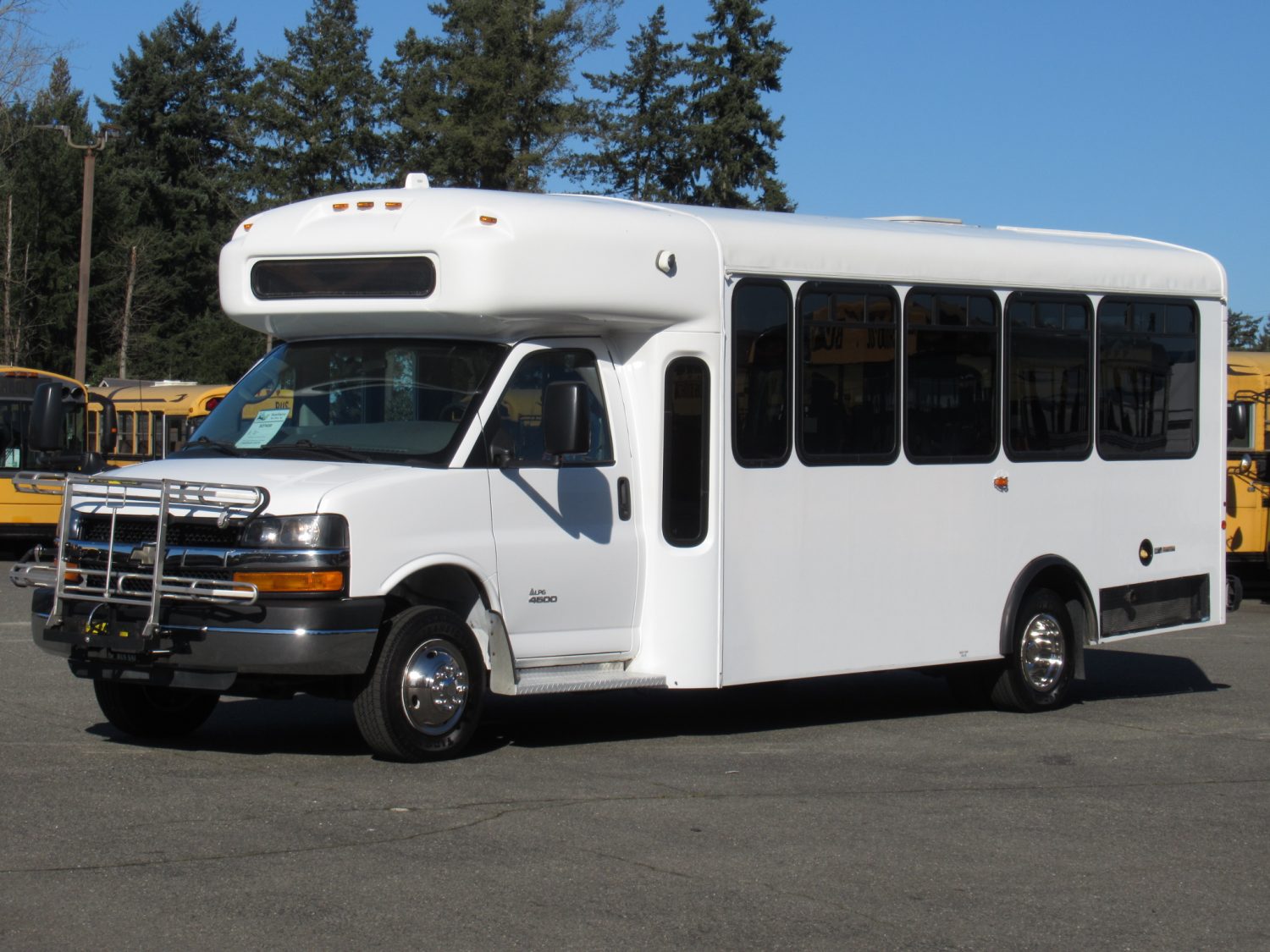 2014 Chevrolet Arboc Spirit of Mobility 17+2 ADA Shuttle Bus - S27456 - Image 2