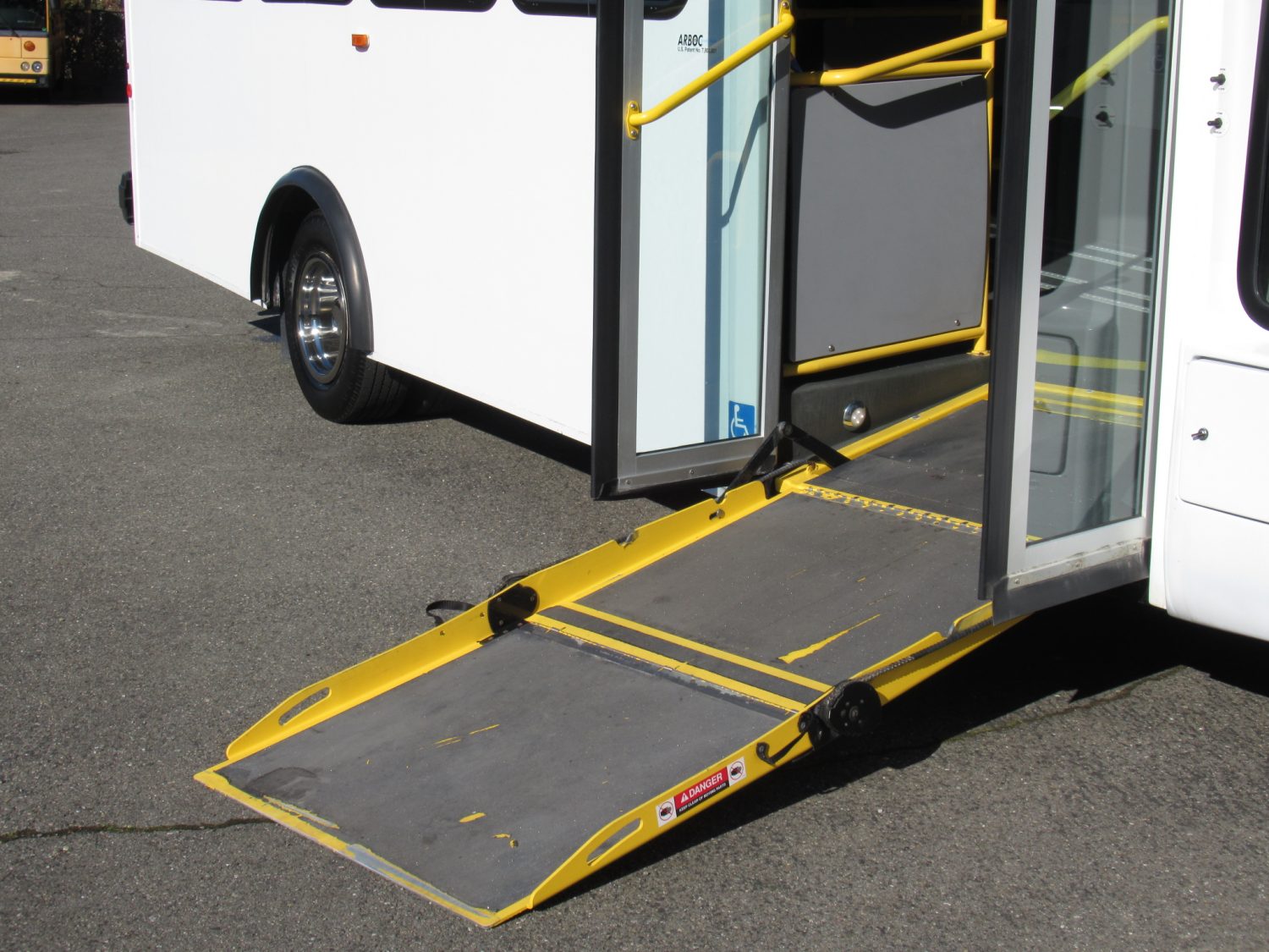 2014 Chevrolet Arboc Spirit of Mobility 17+2 ADA Shuttle Bus - S27456 - Image 11