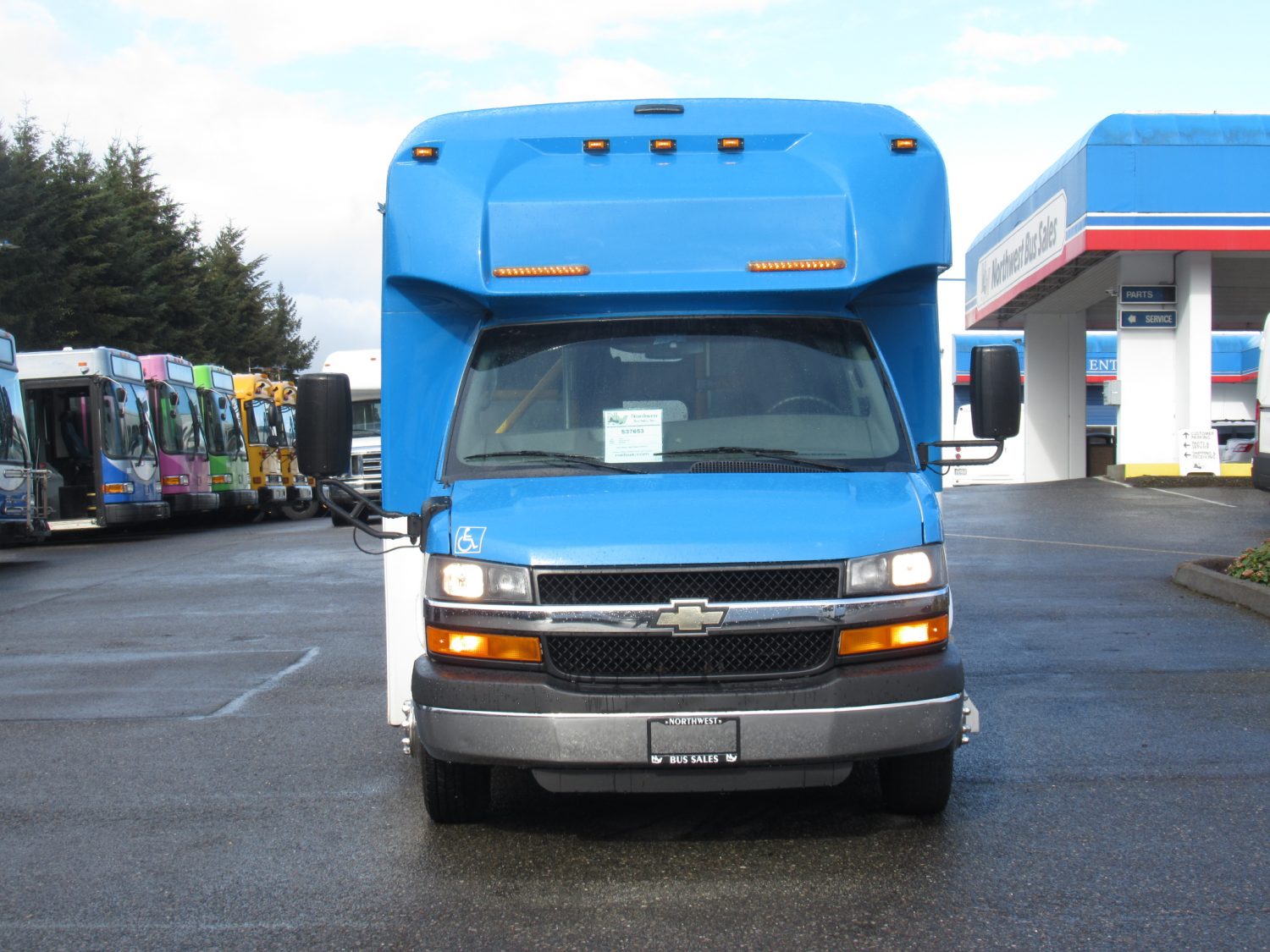 2016 Chevrolet Glaval Titan II 14 Passenger Shuttle Bus - S37653 - Image 12