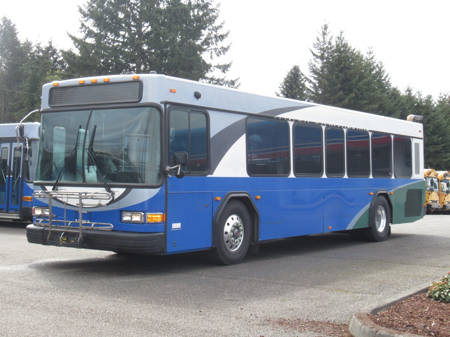 2007 Gillig Low Floor 32 Passenger ADA Transit Bus - T78387 - Image 2