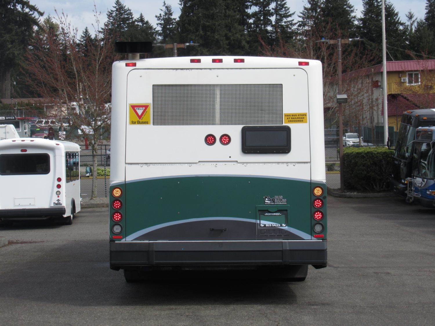 2007 Gillig Low Floor 32 Passenger ADA Transit Bus - T78387 - Image 11