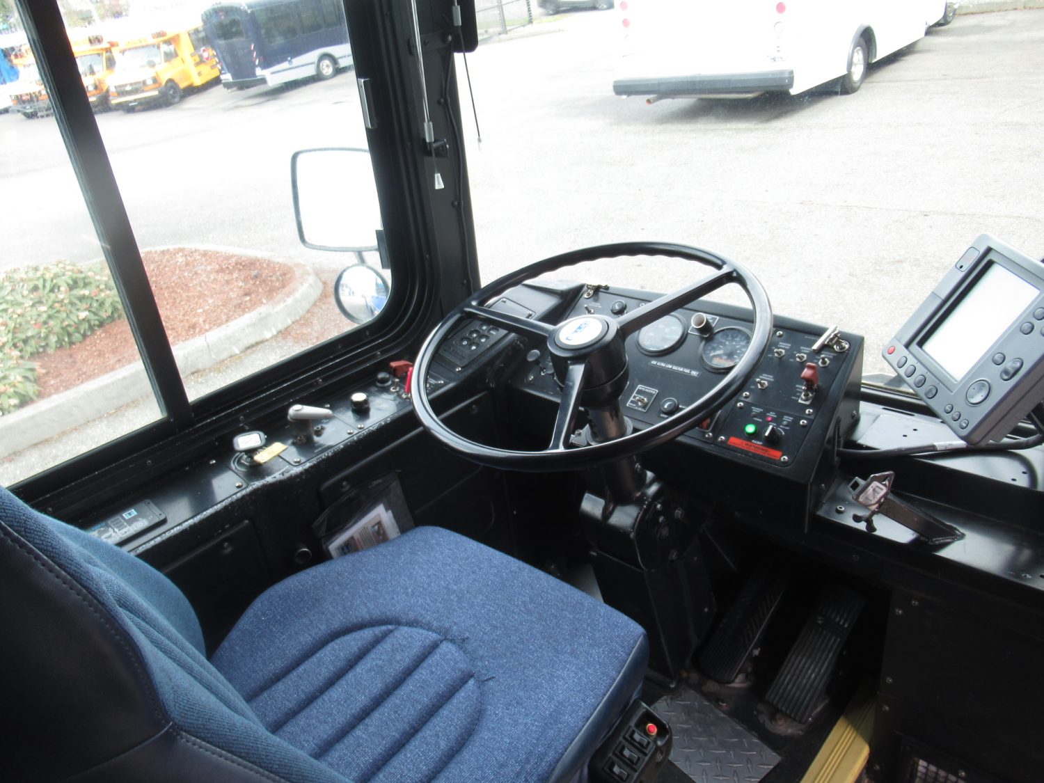 2007 Gillig Low Floor 32 Passenger ADA Transit Bus - T78387 - Image 5