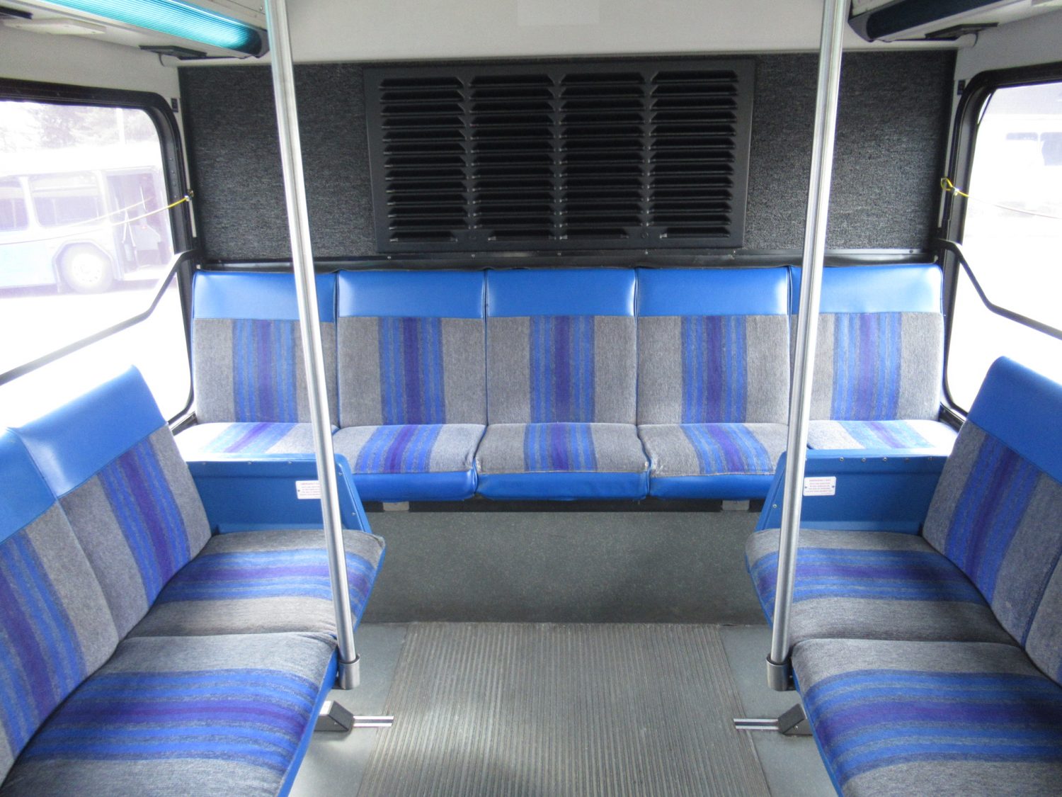 2007 Gillig Low Floor 32 Passenger ADA Transit Bus - T78387 - Image 8