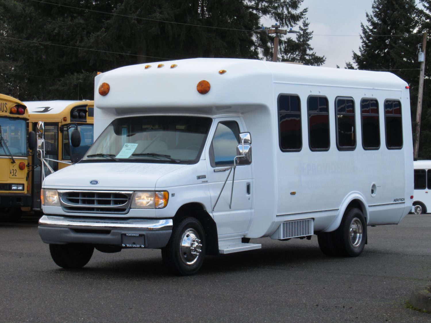 1997 Ford Eldorado Aerotech 14 Passenger Shuttle Bus -S88096 - Image 2