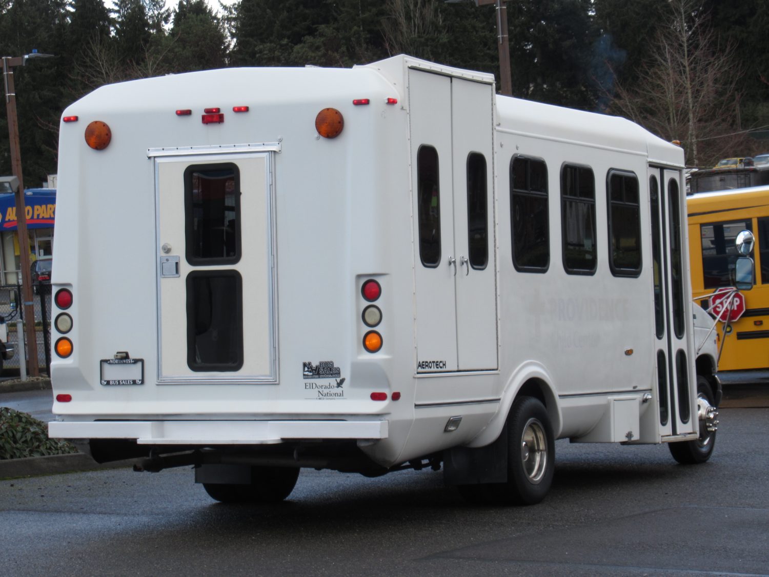 1997 Ford Eldorado Aerotech 14 Passenger Shuttle Bus -S88096 - Image 3