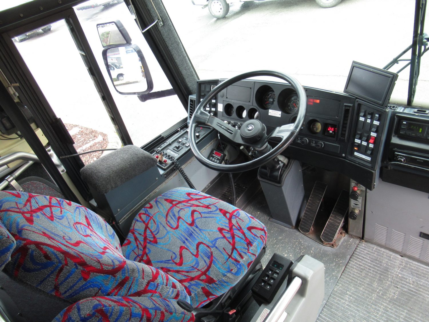 1997 MCI 102-DL3 55 Passenger Motorcoach - C48962 - Image 5