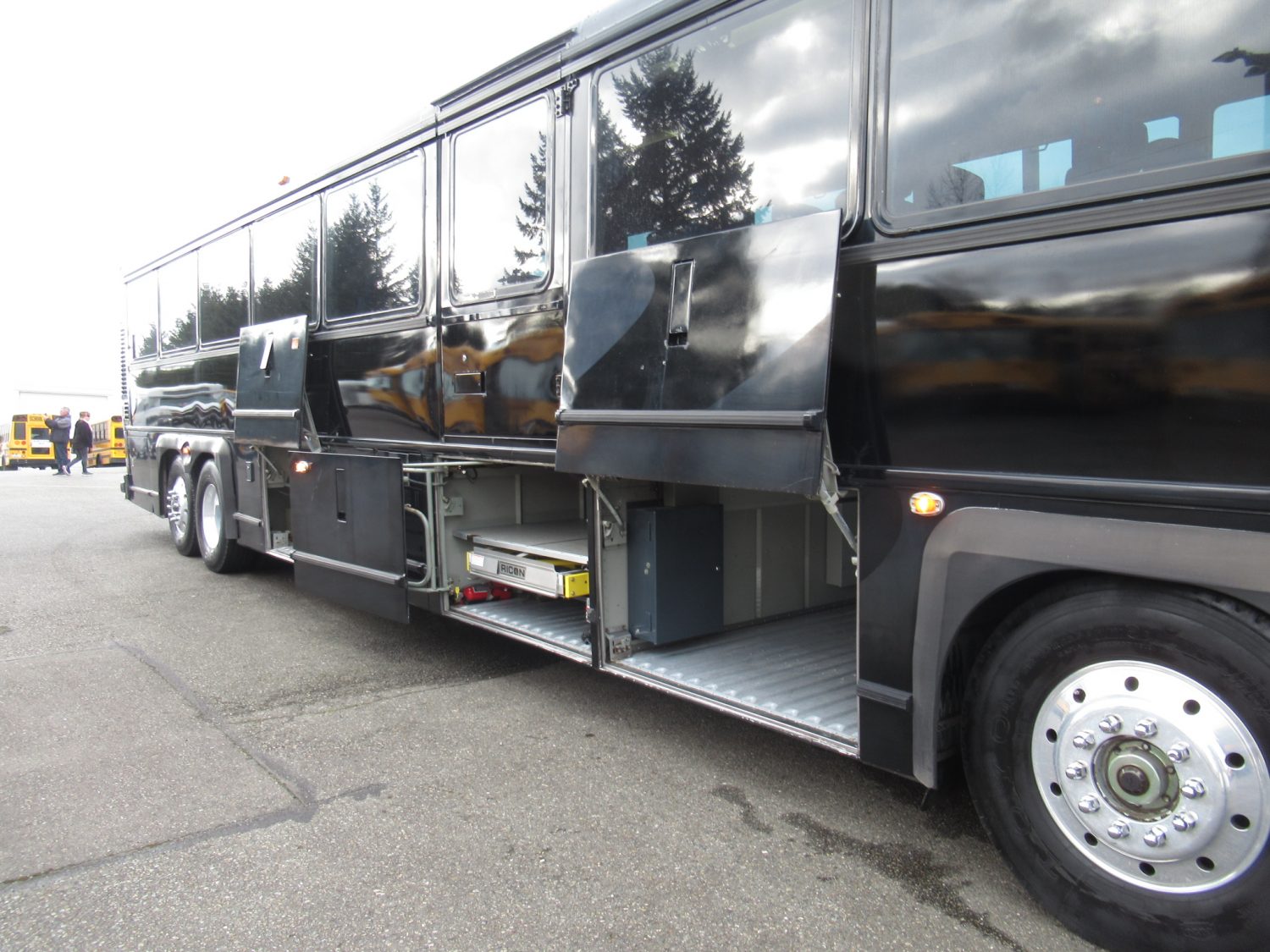 1997 MCI 102-DL3 55 Passenger Motorcoach - C48962 - Image 10