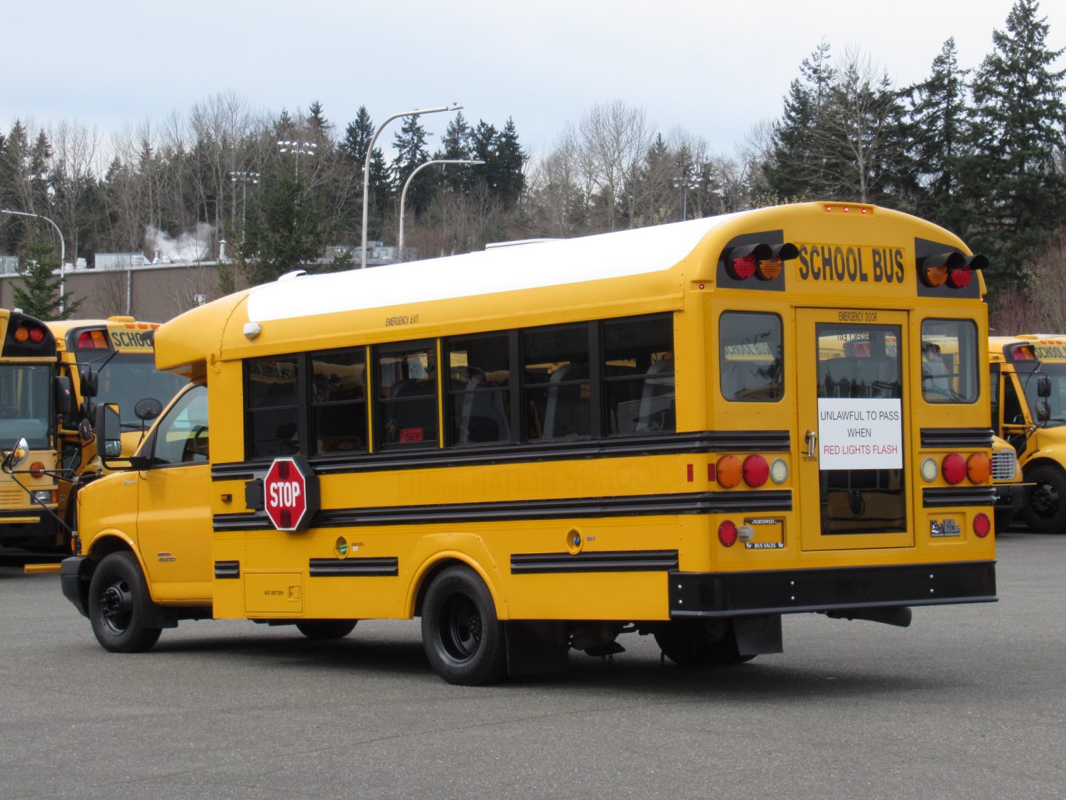 2012 Chevrolet Trans Tech 30 Passenger School Bus - B27044 - Image 4