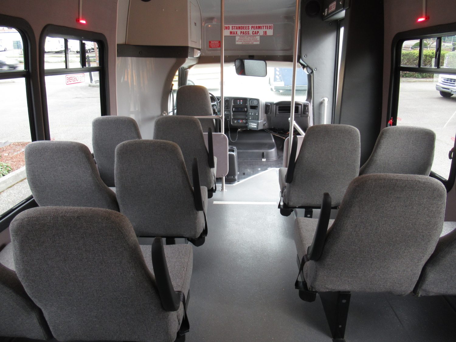 2009 Chevrolet Startrans 18 Passenger + Rear Luggage Shuttle Bus - S02473 - Image 8