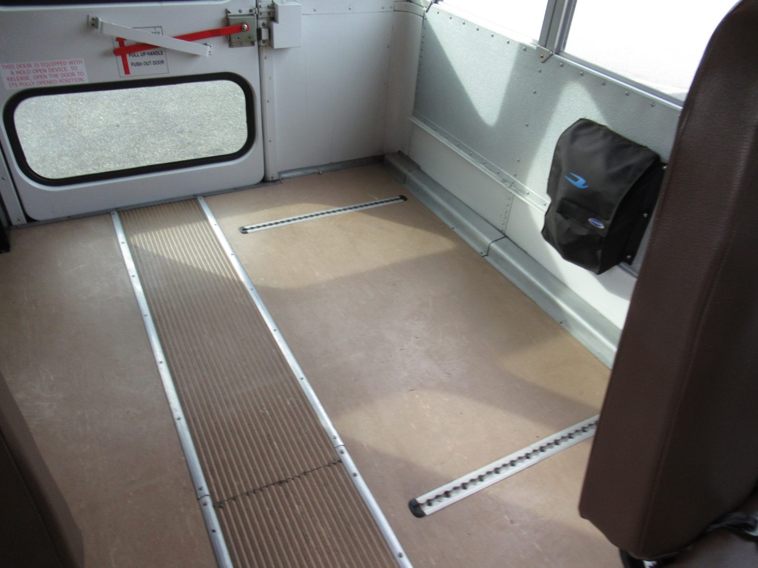 2006 Blue Bird All American 24 Passenger + 1 Wheelchair ADA Short School Bus - B33318 - Image 9