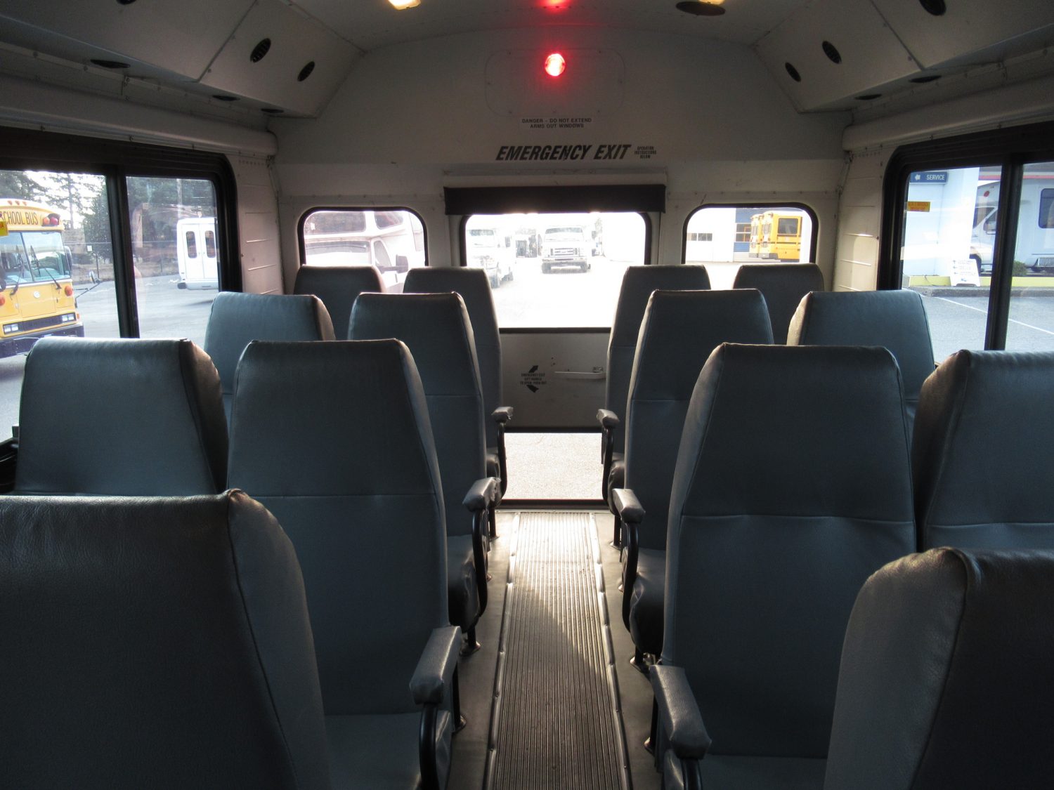 2002 Thomas Saf-T-Liner 44 Passenger Commercial Bus - B18408 - Image 7