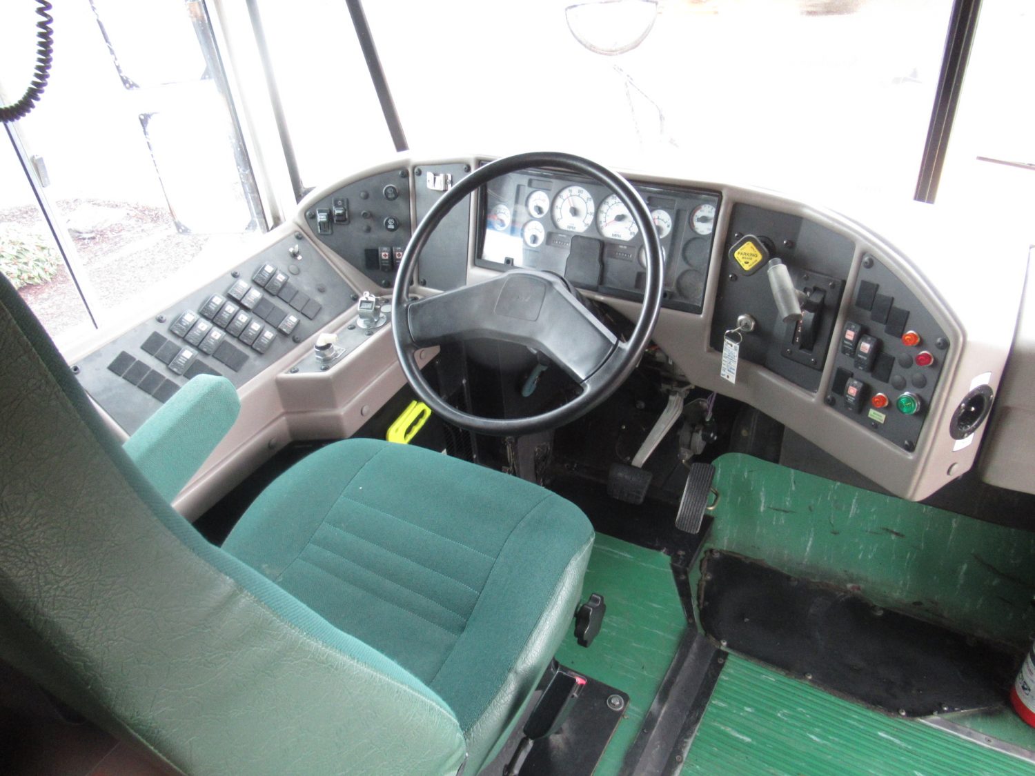 2003 International CE 77 Passenger School Bus - B58101 - Image 5