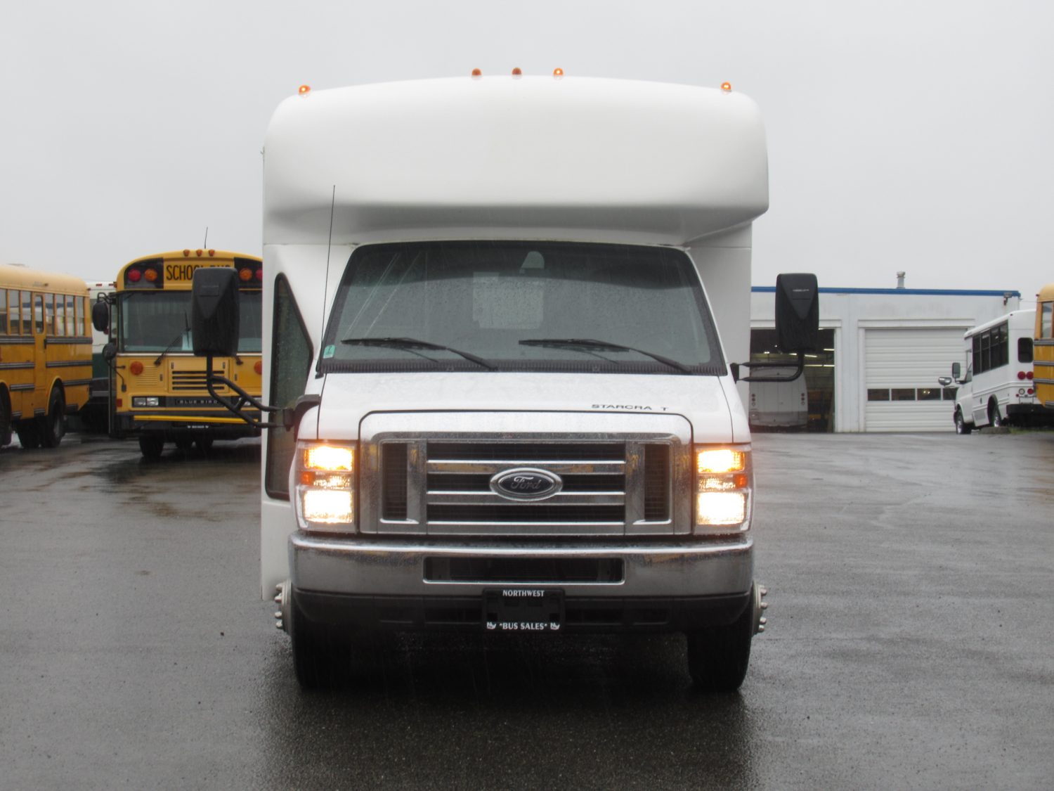 2010 Ford Starcraft Allstar 12 Passenger + 2 Wheelchair ADA Shuttle Bus - S10584 - Image 12