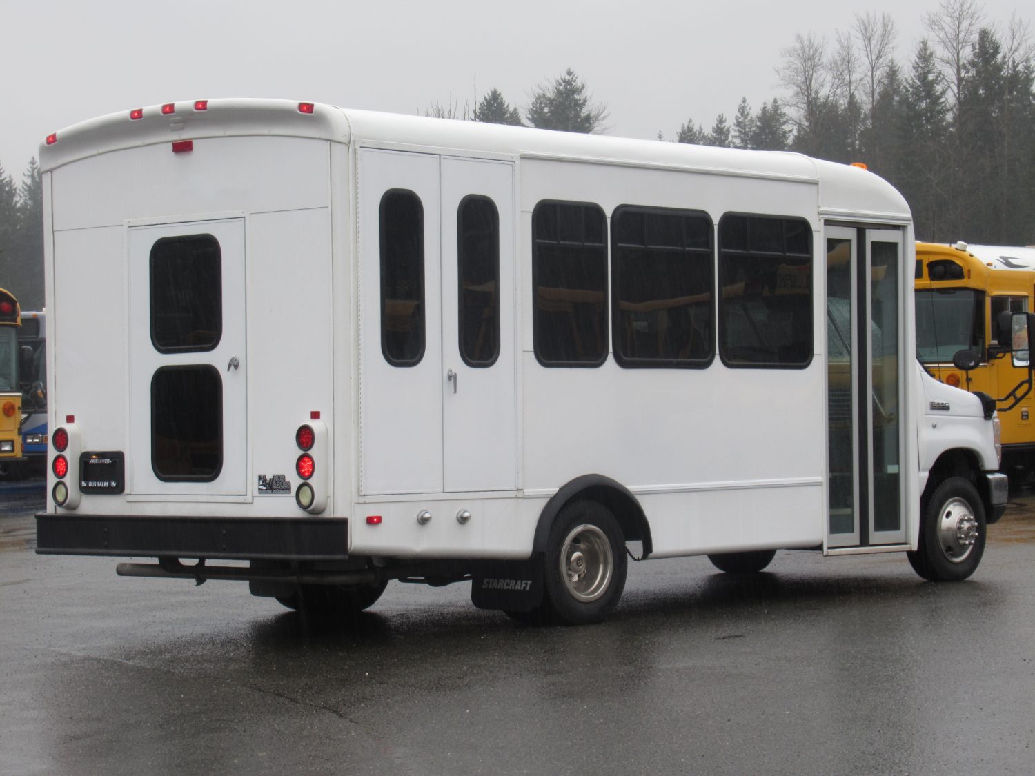 2010 Ford Starcraft Allstar 12 Passenger + 2 Wheelchair ADA Shuttle Bus - S10584 - Image 3
