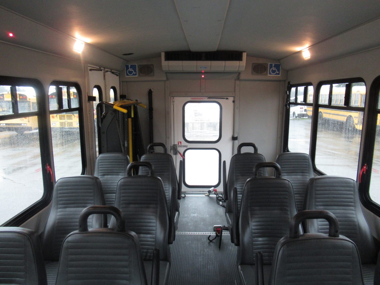 2010 Ford Starcraft Allstar 12 Passenger + 2 Wheelchair ADA Shuttle Bus - S10584 - Image 6