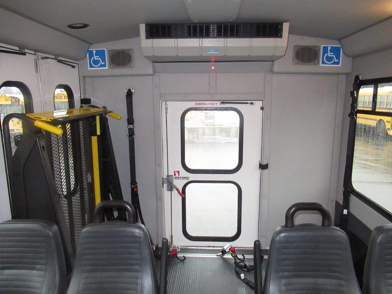 2010 Ford Starcraft Allstar 12 Passenger + 2 Wheelchair ADA Shuttle Bus - S10584 - Image 7