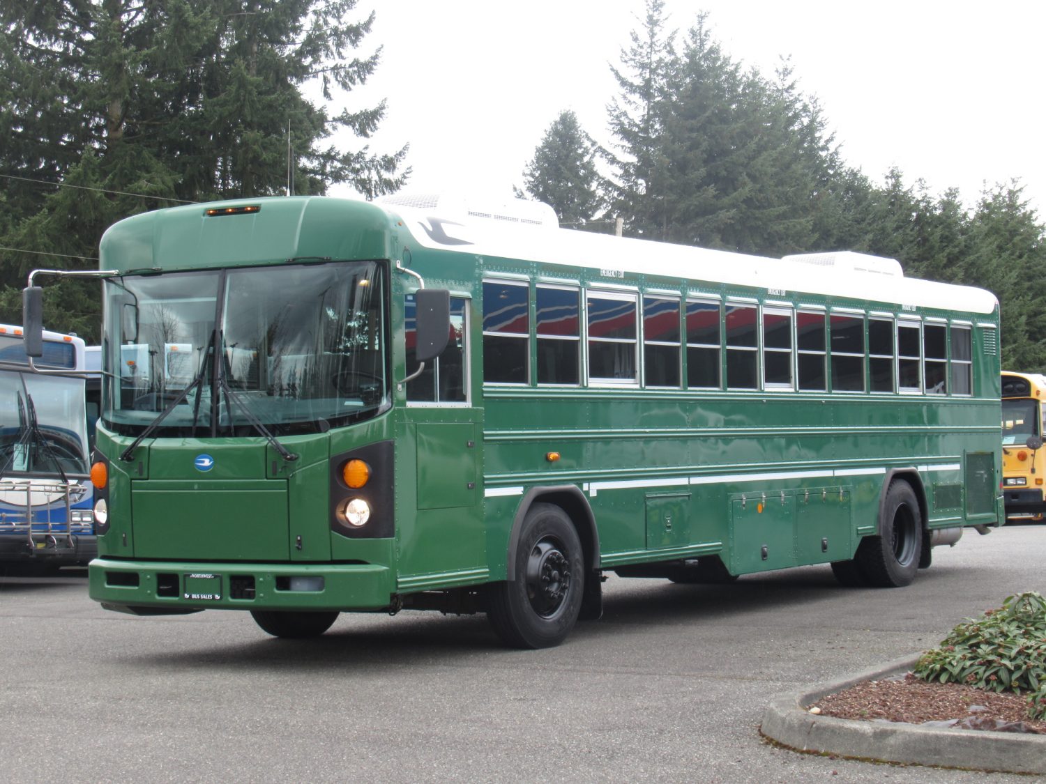 2011 Blue Bird All American 44 Passenger Commercial Bus - B81673 - Image 2