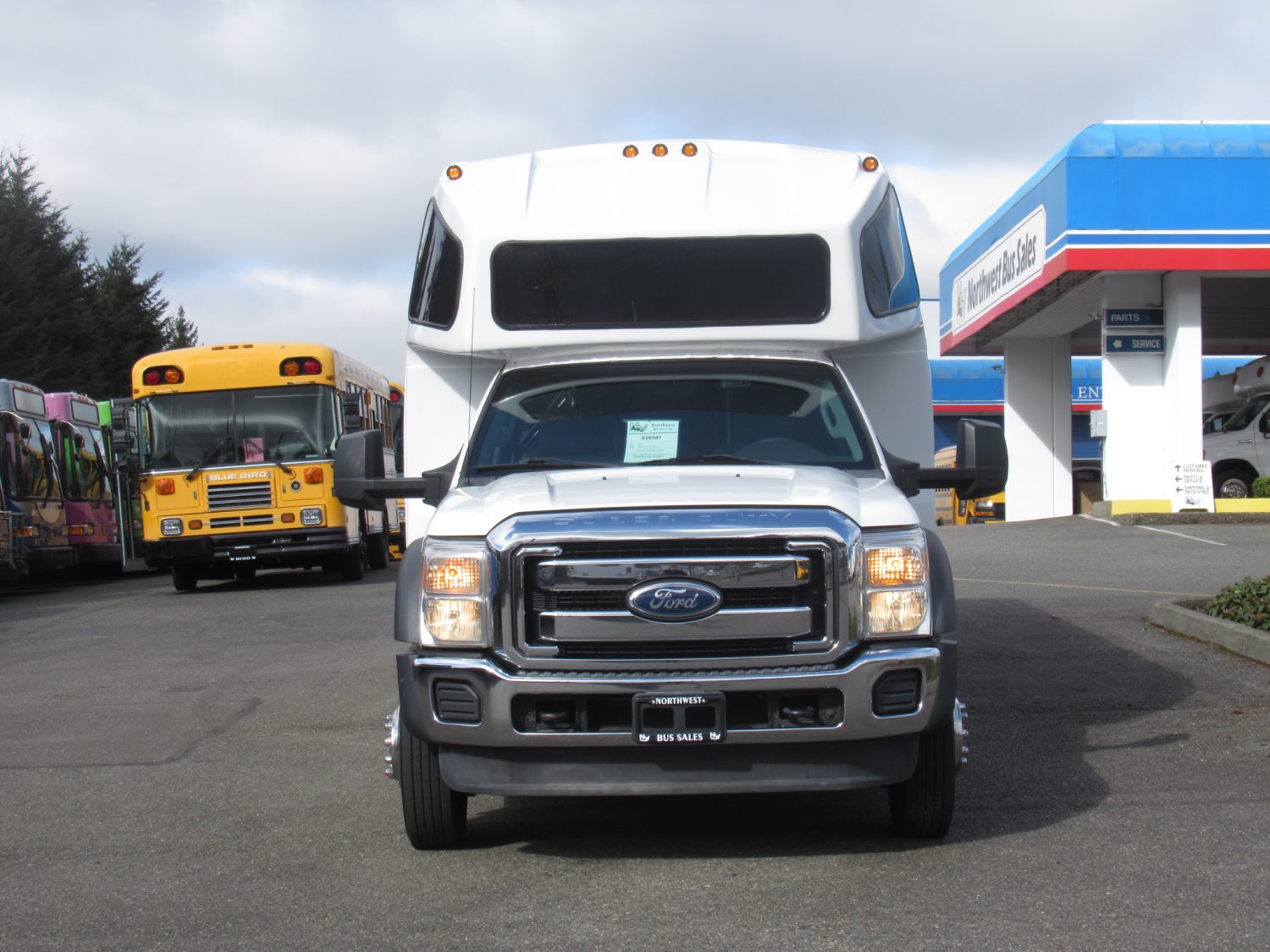 2012 Ford F550 Turtle Top Odyssey XL 29 Passenger + Rear Luggage Shuttle Bus - S26587 - Image 12