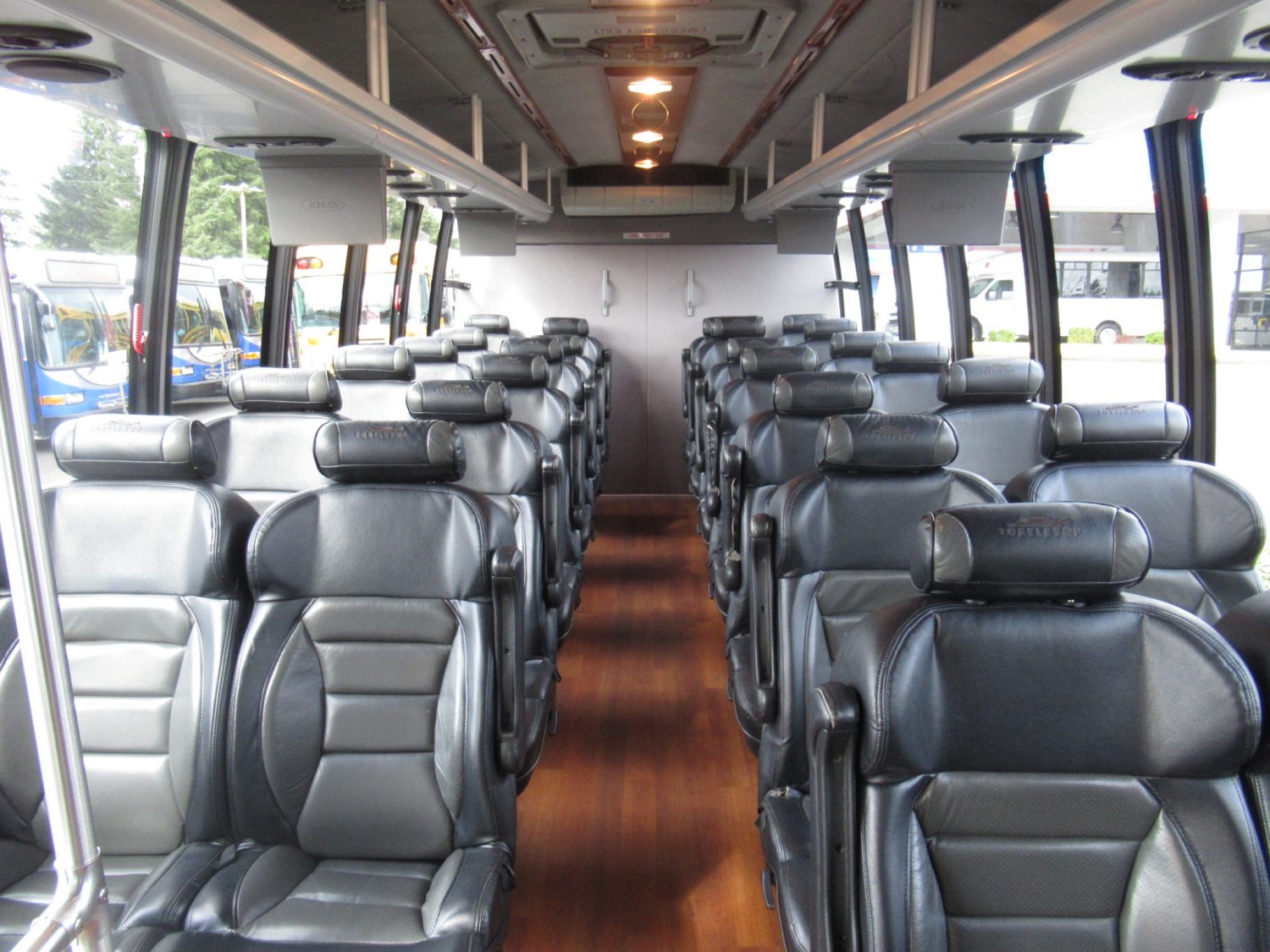 2012 Ford F550 Turtle Top Odyssey XL 29 Passenger + Rear Luggage Shuttle Bus - S26587 - Image 6