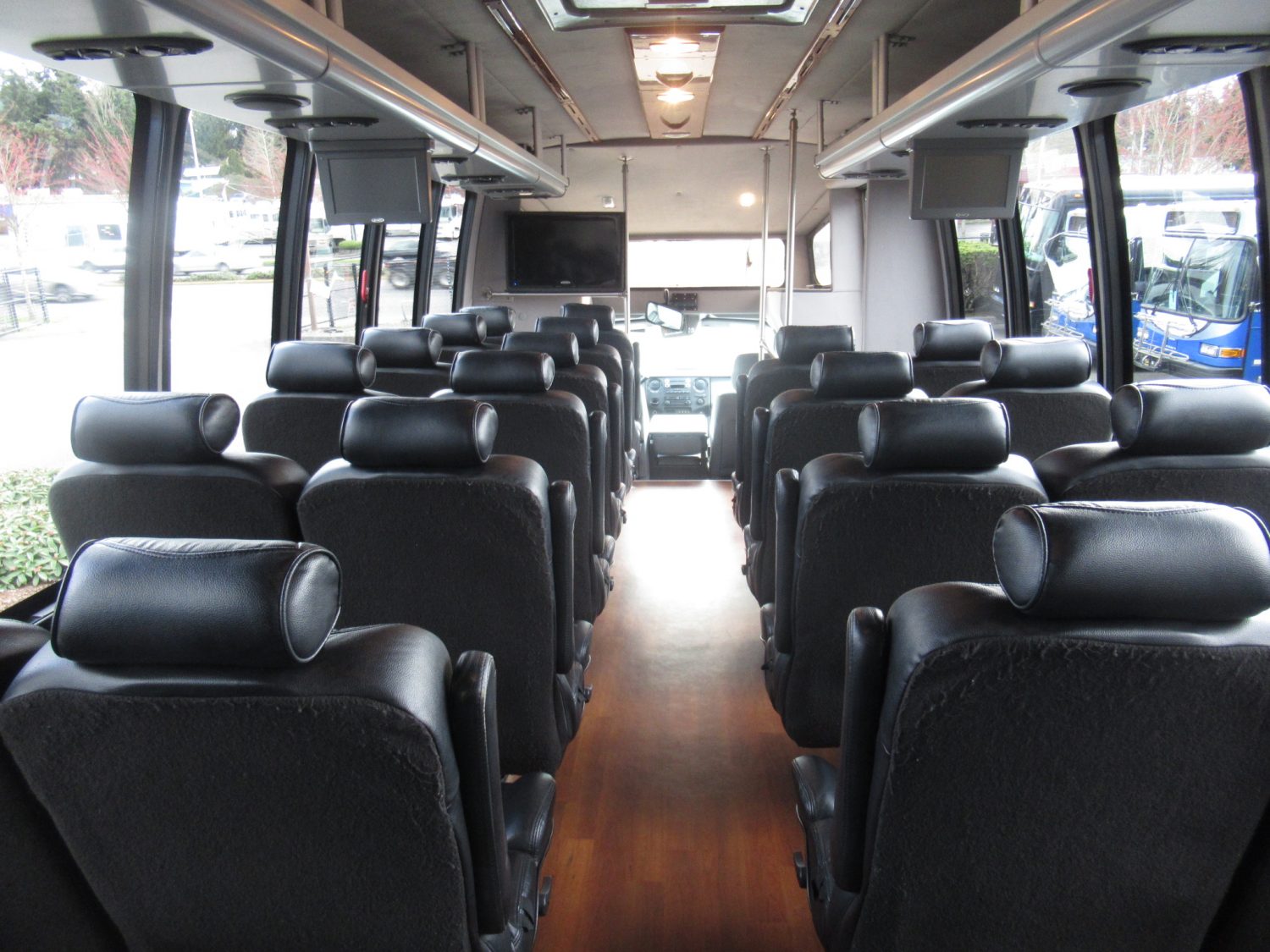 2012 Ford F550 Turtle Top Odyssey XL 29 Passenger + Rear Luggage Shuttle Bus - S26587 - Image 8