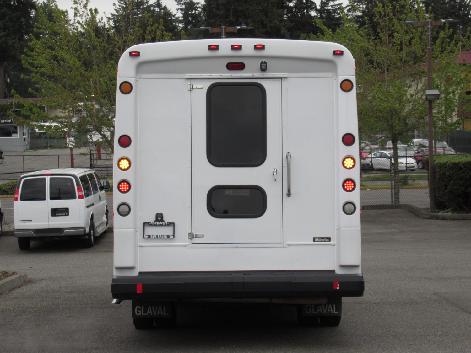 2016 Chevrolet Glaval Titan II 14 Passenger Shuttle Bus - S37976 - Image 11