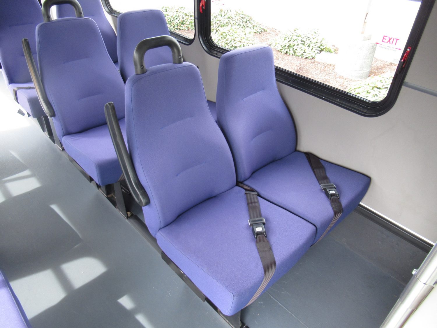 2014 Ford Champion Challenger 12 Passenger + 2 Wheelchair Shuttle Bus - S71824 - Image 9