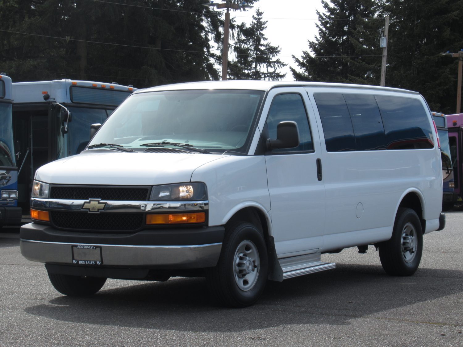 2016 Chevrolet Express 2500 LS 11 Passenger Van - S31059 - Image 2